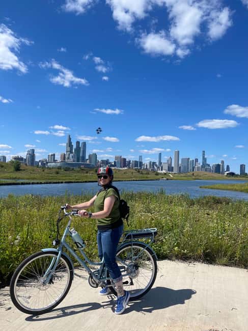 Chicago: Lakefront, Parks, and Museums E-Bike Tour - Grant Park floral paths and rose gardens you can actually enjoy