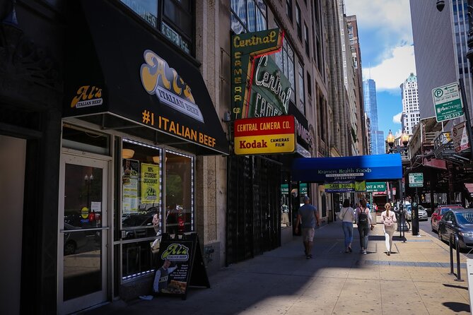 Chicago Loop District Food Tour with Deep Dish & Beef Sandwich - Deep-Dish Pizza: What You Learn and What You Eat