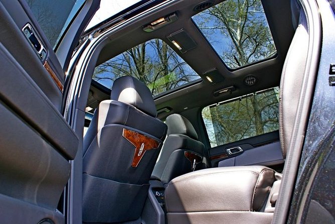 Chicago ↔ Midway Airport, Top Rated Private Sedan Transfer - Midway Arrival, Fixed: Where You Wait and How You Find the Driver