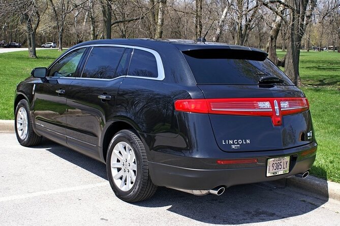 Chicago ↔ Midway Airport, Top Rated Private Sedan Transfer - The Drive Into Chicago: What You Are Really Buying