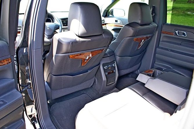 Chicago ↔ Midway Airport, Top Rated Private Sedan Transfer - The Vehicle Fit: Private Sedan Comfort for Small Groups