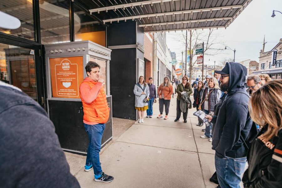 Chicago: Mob and Crime Bus Tour - Chicago River and architecture: why the city layout matters
