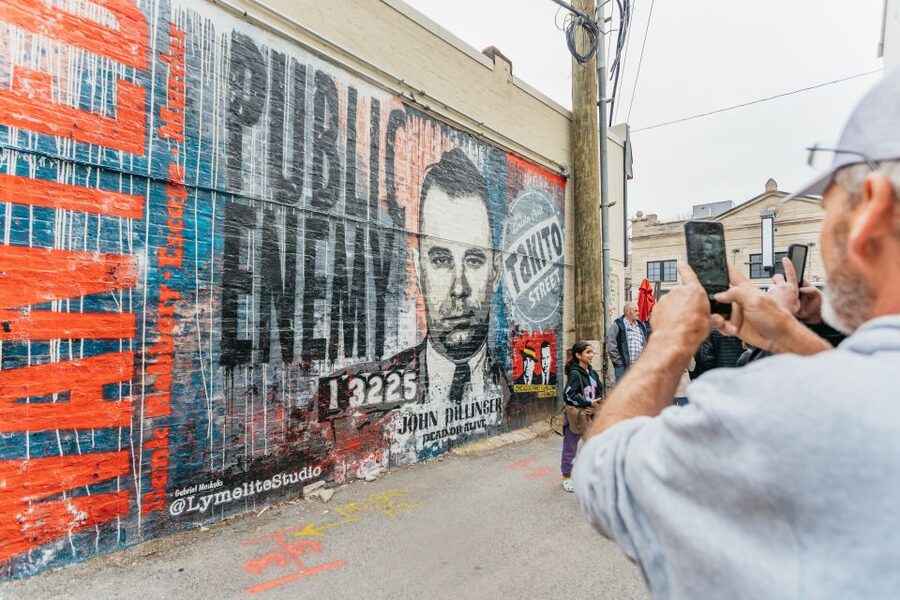 Chicago: Mob and Crime Bus Tour - The historic criminal courthouse by drive-by, plus case connections