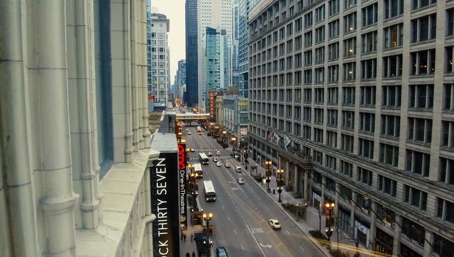 Chicago: Mobsters and Movies Walking Tour - Price, time on your feet, and who this tour fits best