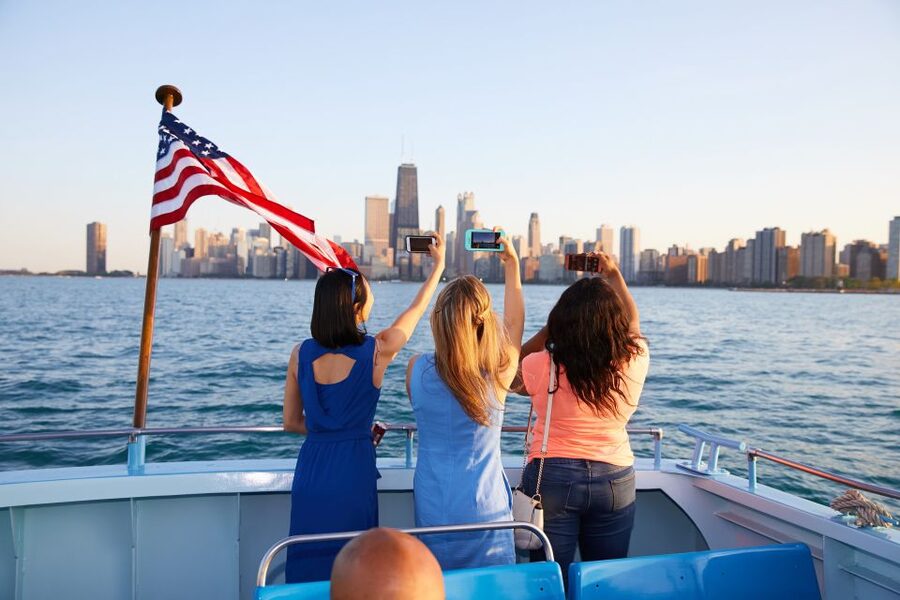 Chicago: Narrated Sightseeing River and Lake Cruise - Snacks and value: how $45 fits into your Chicago plan