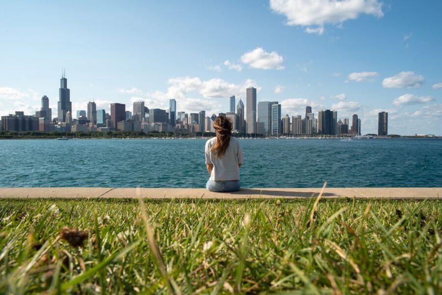 Chicago Premium Driving Tour with River Boat Cruise - The narrated mini-van drive, how to use it for orientation