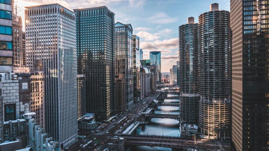 Chicago Premium Driving Tour with River Boat Cruise - Who this Chicago premium tour fits best