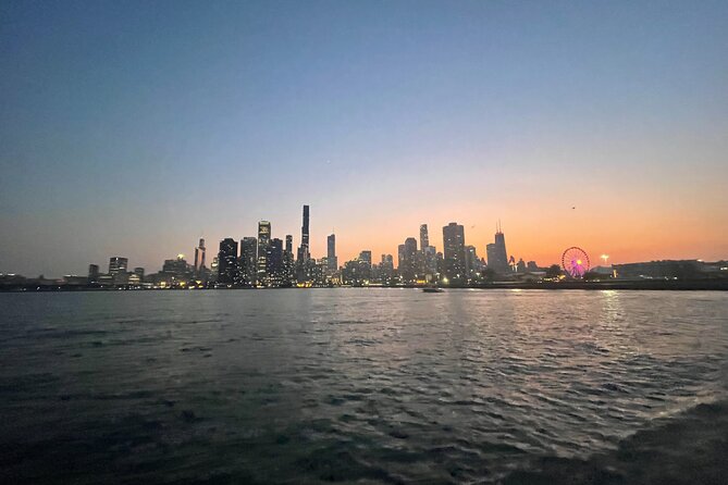 Chicago Private Boat Rental - Explore Chicago's Skyline & Waters - Chicago Riverwalk Dock and Dine: arrive by boat, eat your way