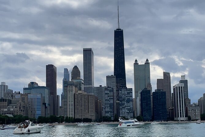 Chicago Private Boat Rental - Explore Chicago's Skyline & Waters - Group size, timing, and how to keep 12 people happy