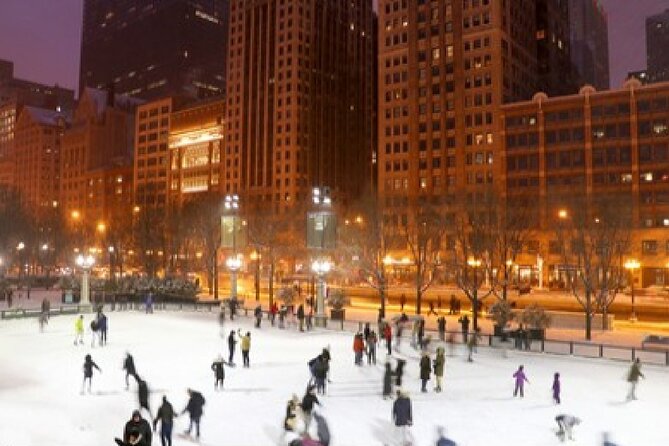 Chicago Private Christmas & Christkindlmarket Walk - Why This 2-Hour Christmas Walk Works In Chicago Winter