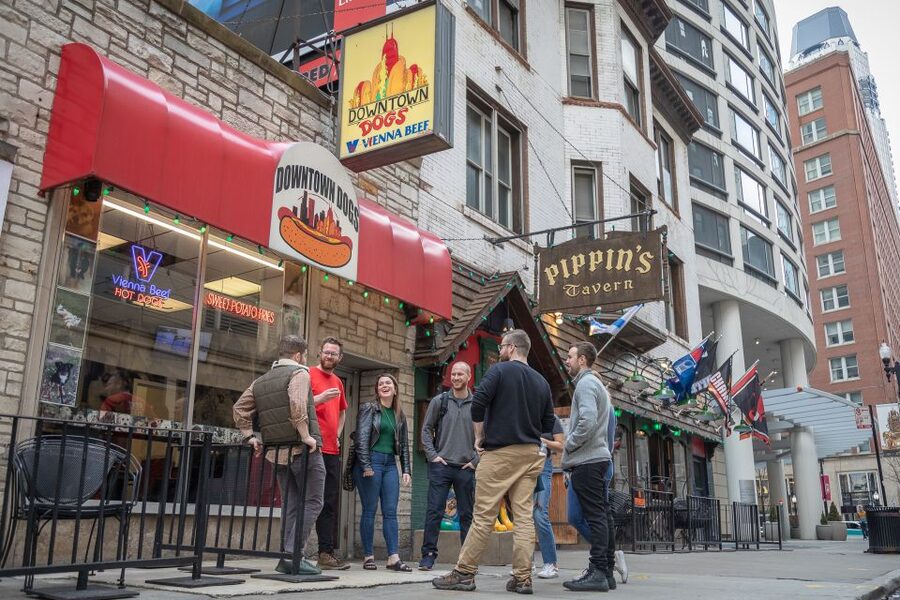 Chicago: Prohibition-Era Culture & Architectural Treasures - Art Deco design at London House and Du Sable Bridge