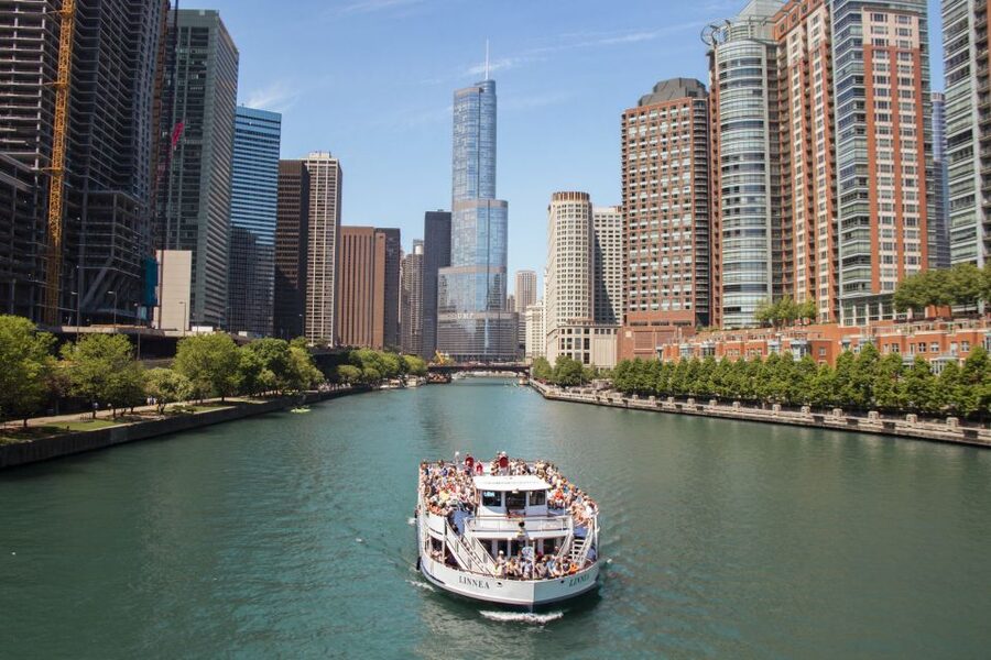 Chicago River: 1.5-Hour Guided Architecture Cruise - Why this Chicago River architecture cruise feels different than looking at a map