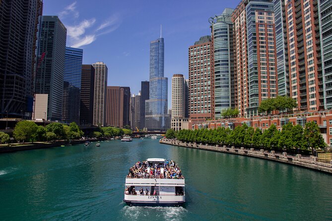 Chicago River 45-Minute Architecture Tour from Magnificent Mile - Wrigley Building, Merchandise Mart, and Lyric Opera House in Real Time