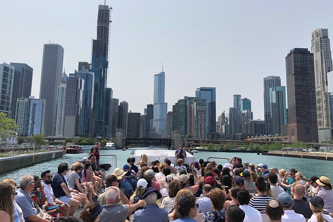 Chicago River 90-Minute Architecture Boat Tour - How the live narration works on the three-branch route