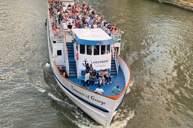 Chicago River 90-Minute Architecture Boat Tour - Deck comfort, the boat bar, and the practical stuff that matters