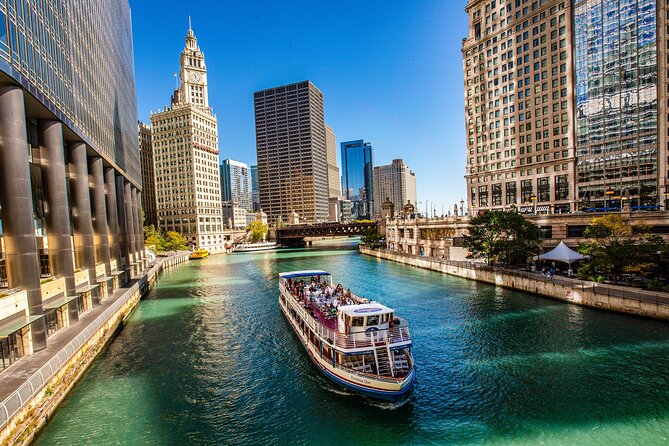 Chicago River Architecture Tour and Big Bus Hop-on Hop-off Tour - River Architecture and Big Bus, in One Smart Package