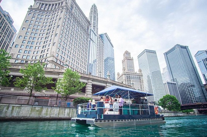 Chicago River Guided Ghost Tour - Crew, safety, and why the guides matter on a story-driven tour