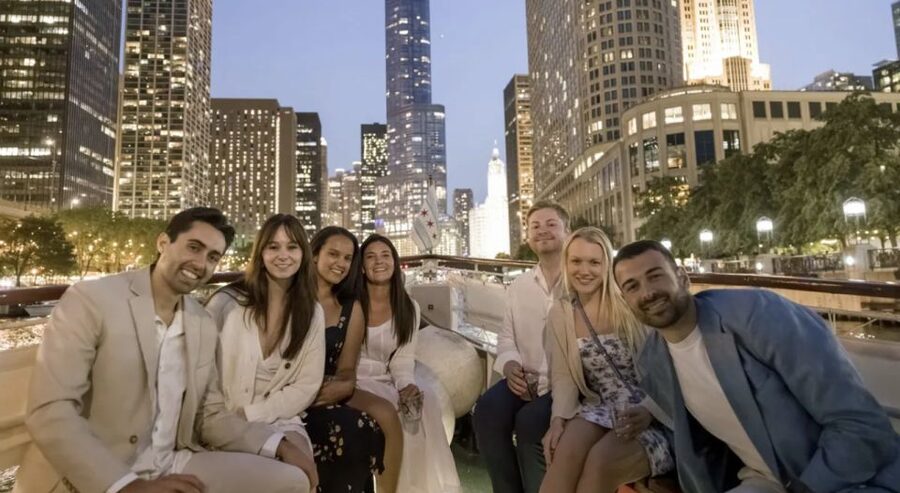 Chicago River: Guided Sunset Cocktail & Architecture Tour - How the Docents Turn Buildings Into a Story You Can Follow
