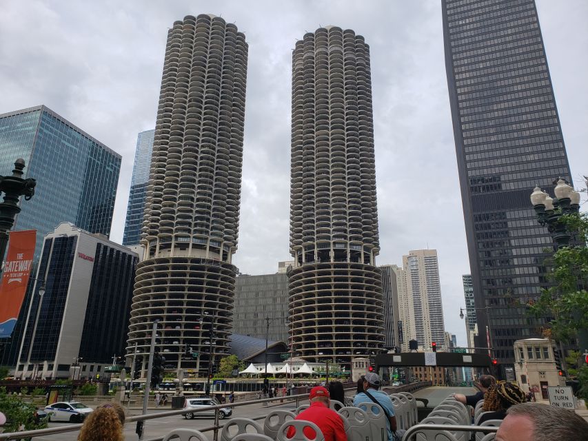 Chicago's Modern Skyscrapers Guided Walking Tour - Goldberg and Weese: Modernism Through Different Lenses