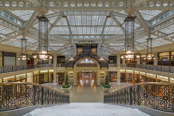 Chicago's Secret Interiors Architectural Walking Tour - Walking the Loop’s Financial Canyon: Board of Trade to Willis Tower