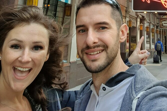Chicago Scav Hunt - Macy’s on State Street: Shopping Streets as Clue Country