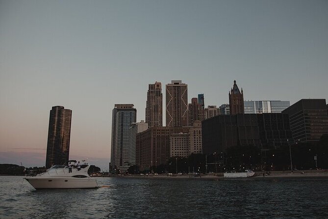 Chicago Shoreline Adventure Boat Tour - Museum Campus views: Adler, Shedd, Field Museum, and the fountain moment