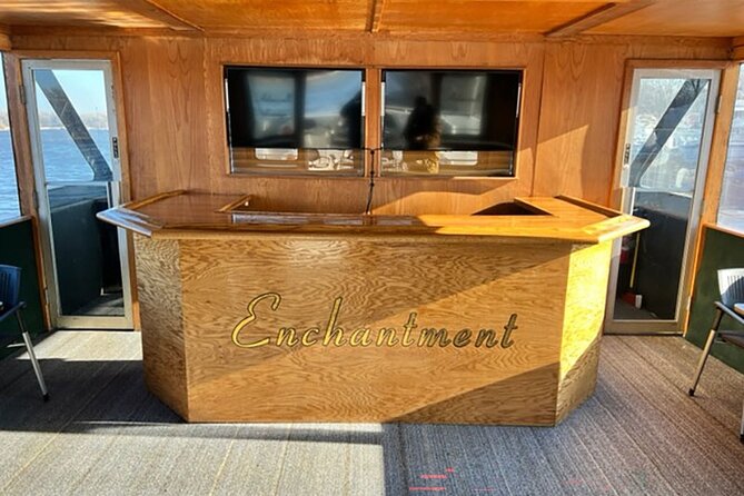 Chicago Skyline Tiki Chic Party Cruise on Lake Michigan - Inside vs Outside: Weather-Proofing Your Skyline Time