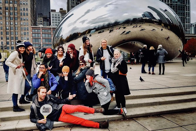 Chicago-Style Holiday Hike: Festive Food and Walking Tour - Meet at 410 N Michigan Ave and start with a downtown holiday beat