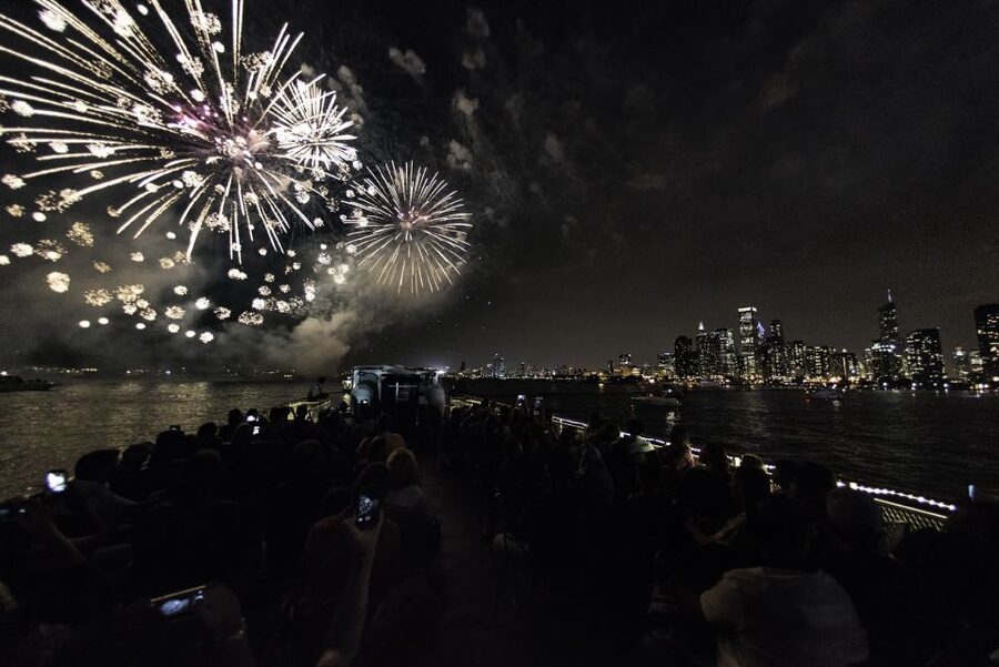 Chicago: Summer Fireworks Cruise with 3D Glasses and Music - 3D glasses, music, and the fireworks view you’re paying for