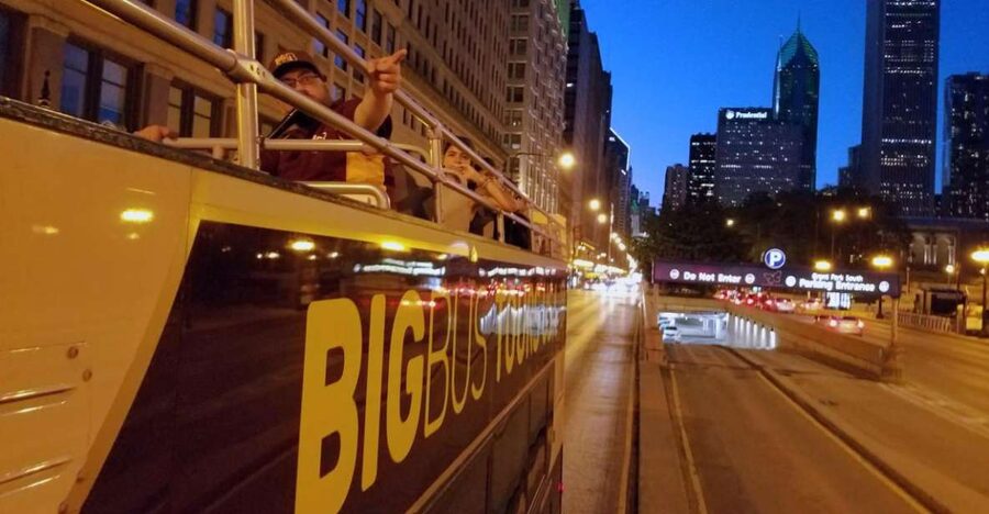Chicago: Sunset Tour by Open-top Bus with Live Guide - Meeting at 618 N Clark St, and How to Start Smooth