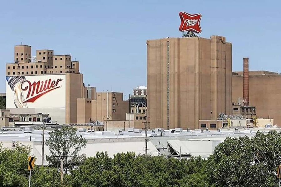 Chicago to Milwaukee Day Trip: City Tour with Miller Brewery - Riding With an Expert Guide, and Why Small Groups Matter