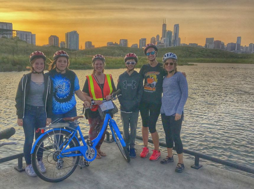 Chicago: Ultimate City Attractions Bike Tour - Millennium Park and Grant Park, with modern sculptures in your line of sight
