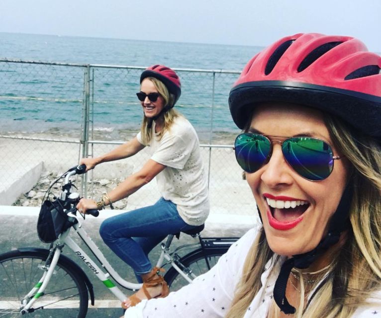 Chicago: Ultimate City Attractions Bike Tour - Meeting at 540 N Lake Shore Dr, then rolling into the lake breeze
