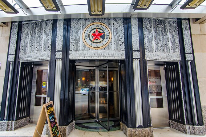 Chicago Walking Tour: Art Deco Skyscrapers Riverfront - Stop 3: Carbide and Carbon Building, spotting the style in details