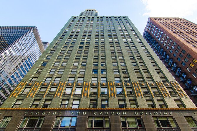 Chicago Walking Tour: Art Deco Skyscrapers Riverfront - Stop 6: Merchandise Mart, ending at THE MART