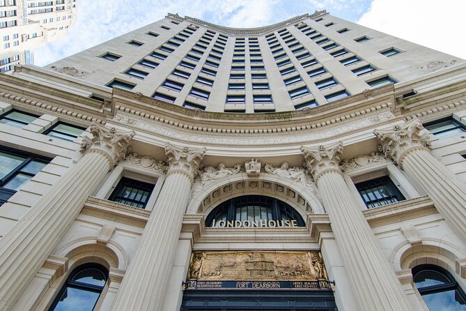 Chicago Walking Tour: Connecting Past and Present - Practical tips for your walk near 111 E Wacker Dr