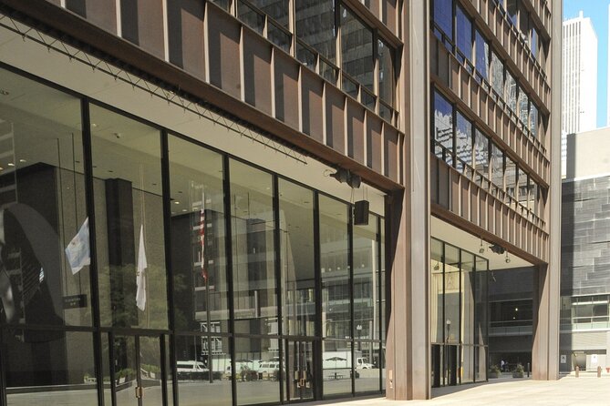 Chicago Walking Tour: Connecting Past and Present - Daley Center and Reliance Building, where the story stays anchored in place