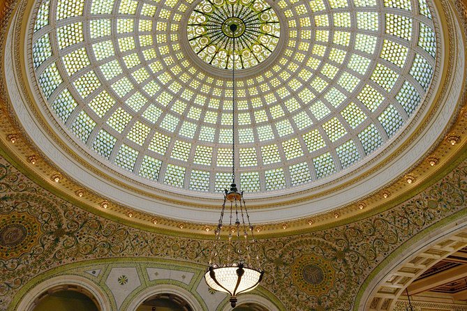Chicago Walking Tour: Historic Treasures of Chicago - Why This Feels Like a Proper Walking Tour, Not a Bus Ride Substitute