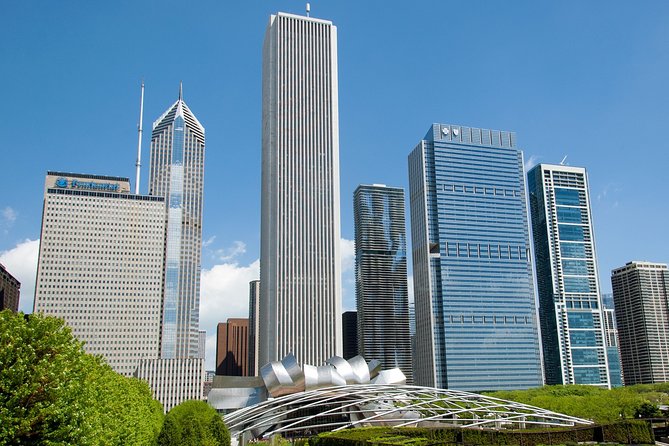 Chicago Walking Tour: Must-See Chicago - Stop 1, Wrigley Building: Spanish Colonial Revival on Lakefront Energy