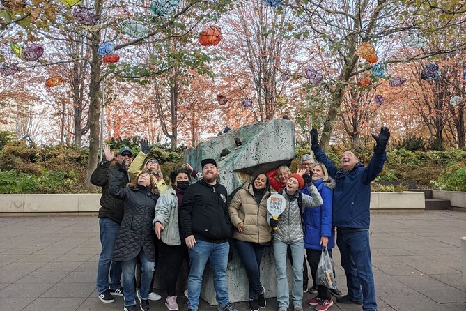 Chicago Walking Tour of Highlights with Free Bike or Kayak Rental - Millennium Park: Cloud Gate, Crown Fountain, and the sound-tech behind Gehry