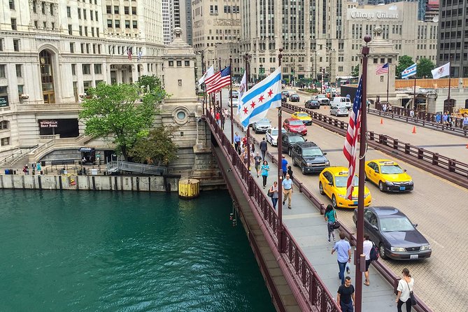 Chicago Walking Tour: The Magnificent Mile - Start at the Chicago Architecture Center, then trade cars for sidewalk stories