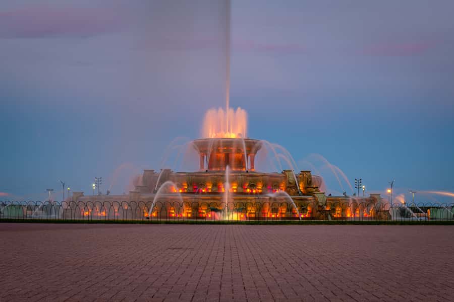 Chicago: Wind and Souls Adults Only Guided Ghost Tour - Adults-only ghost walking in Chicago, and why it works