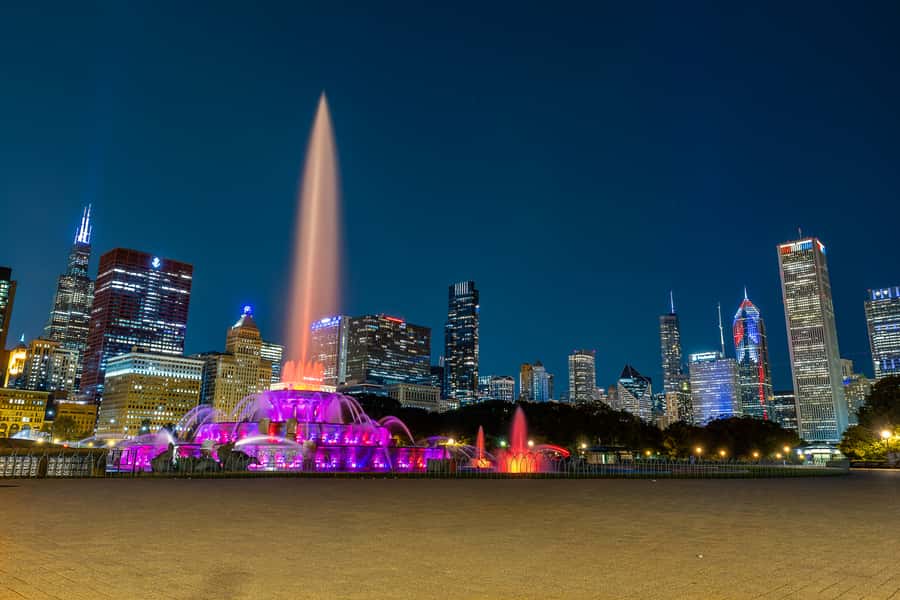 Chicago: Wind and Souls Adults Only Guided Ghost Tour - Starting outside the Chicago Theatre and the Iroquois Theatre Fire