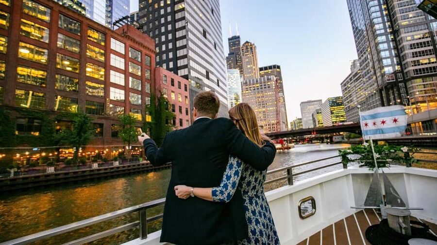City Cruises Chicago: Brunch, Lunch, or Dinner River Cruise - Service quality, table pacing, and the photographer