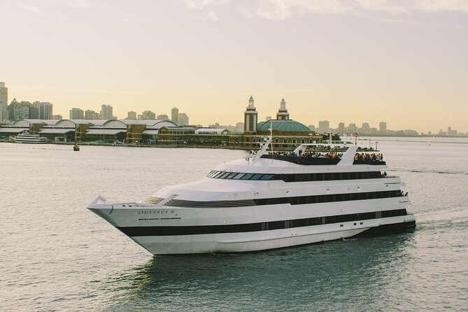 City Cruises: Chicago Fireworks Premier Dinner Cruise - DJ Music, Dancing, and How to Still Have a Conversation
