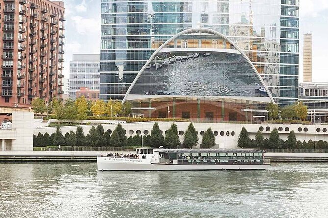 City Cruises Chicago: Premier Plus Brunch Cruise on Chicago River - The Chicago River Route: How the Architecture Stops Connect