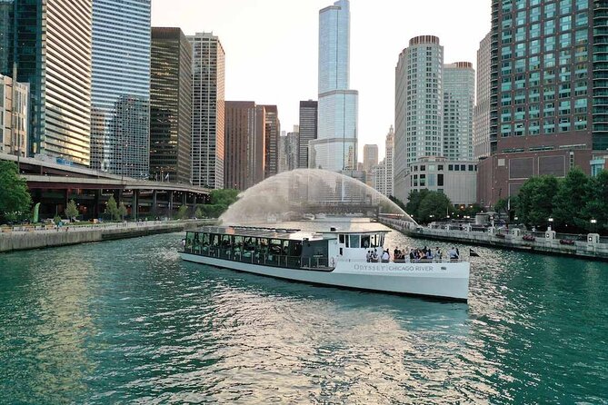 City Cruises Chicago: Premier Plus Brunch Cruise on Chicago River - Merchandise Mart: Art Deco, River Junction Energy, and Big-City Scale