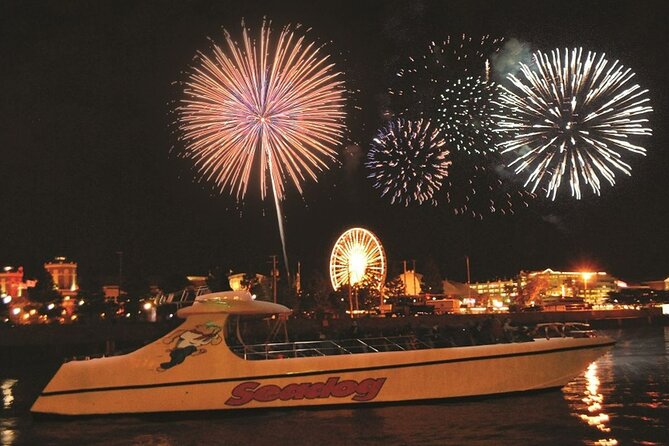 City Cruises Chicago: Seadog Fireworks Cruise - The speed boating burst: fun when it’s calm, tough when it’s not