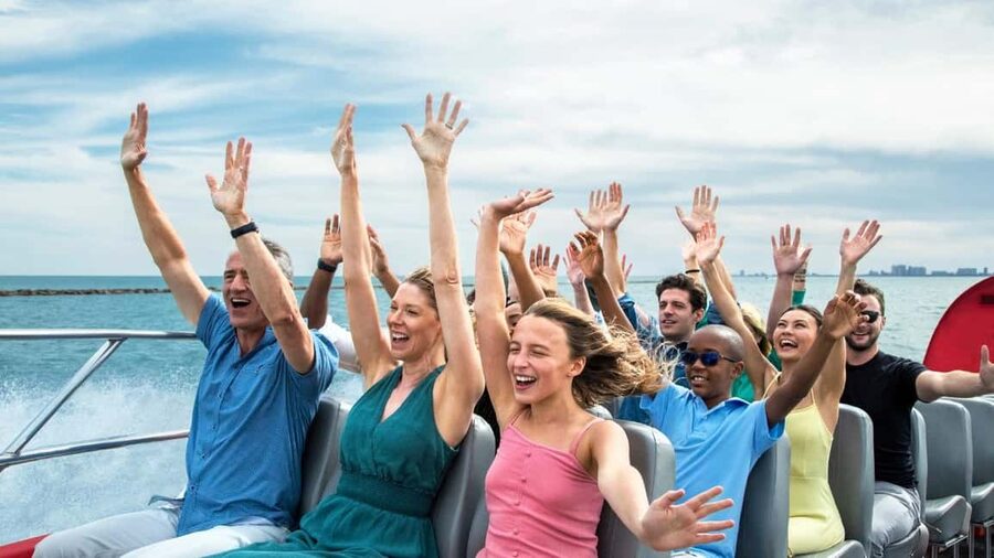 City Cruises Chicago: Seadog Lakefront Speedboat Ride - The route you’ll see: Grant Park, Buckingham Fountain, and downtown from Lake Michigan