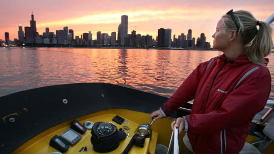 City Cruises Chicago: Seadog Speedboat Lake Firework Cruise - What the guide does for the experience (and why it matters)